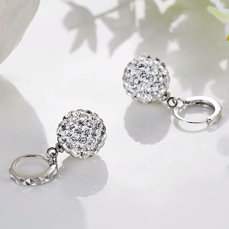 https://lizstetic.com.br/products/brinco-feminino-ponto-de-luz