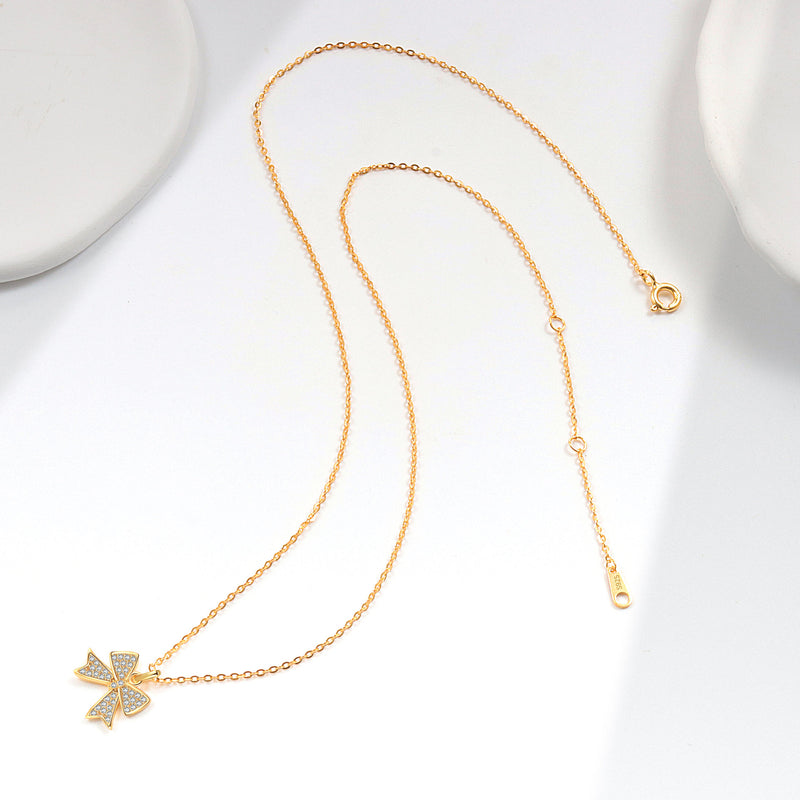 Colar Feminino Borboleta de Prata – Brilho Delicado e Toque Elegante