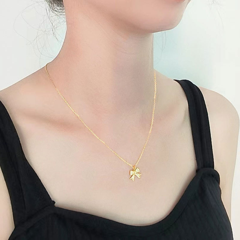 Colar Feminino Borboleta de Prata – Brilho Delicado e Toque Elegante